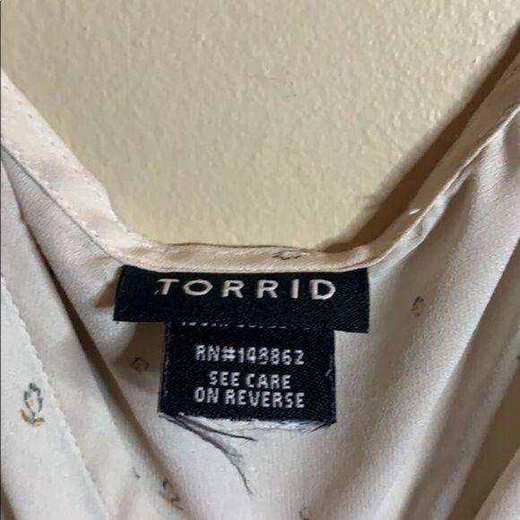 Torrid Off-White Floral Pattern Blouse - Picture 6 of 11